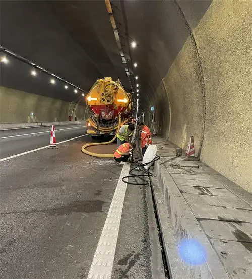 繁昌隧道排水渠清淤